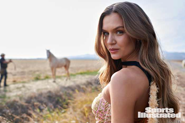 X163463_TK6_00525WMweb